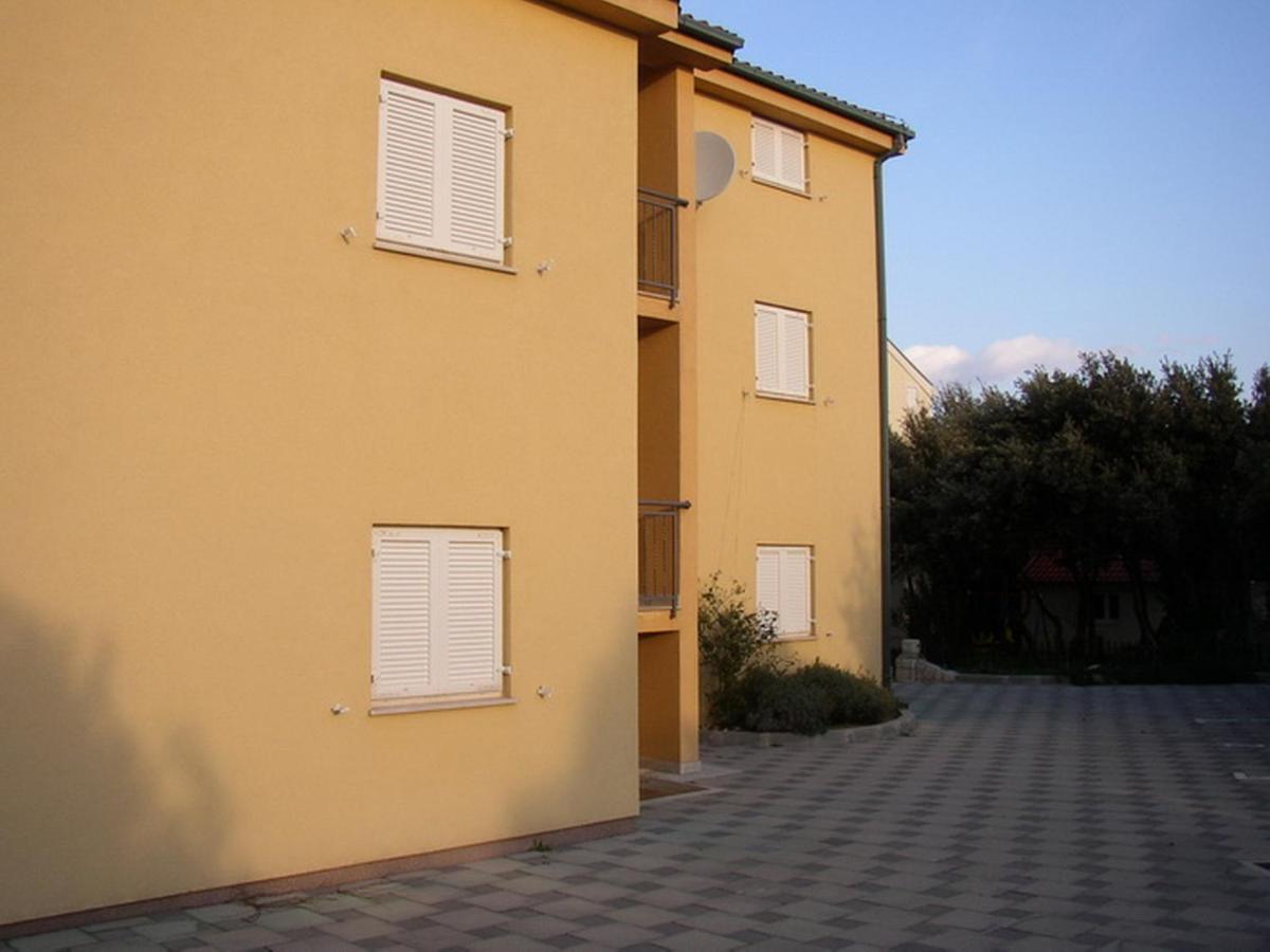 Apartments Jtv Simuni Kolan Exterior photo